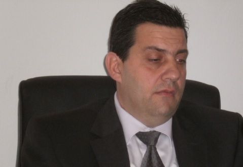 Νάξος - Κοινωνία - Παραιτήθηκε από πρόεδρος του συλλόγου μαζικής εστίασης ο  Γ.Παπαδόπουλος - Κυκλάδες Voice